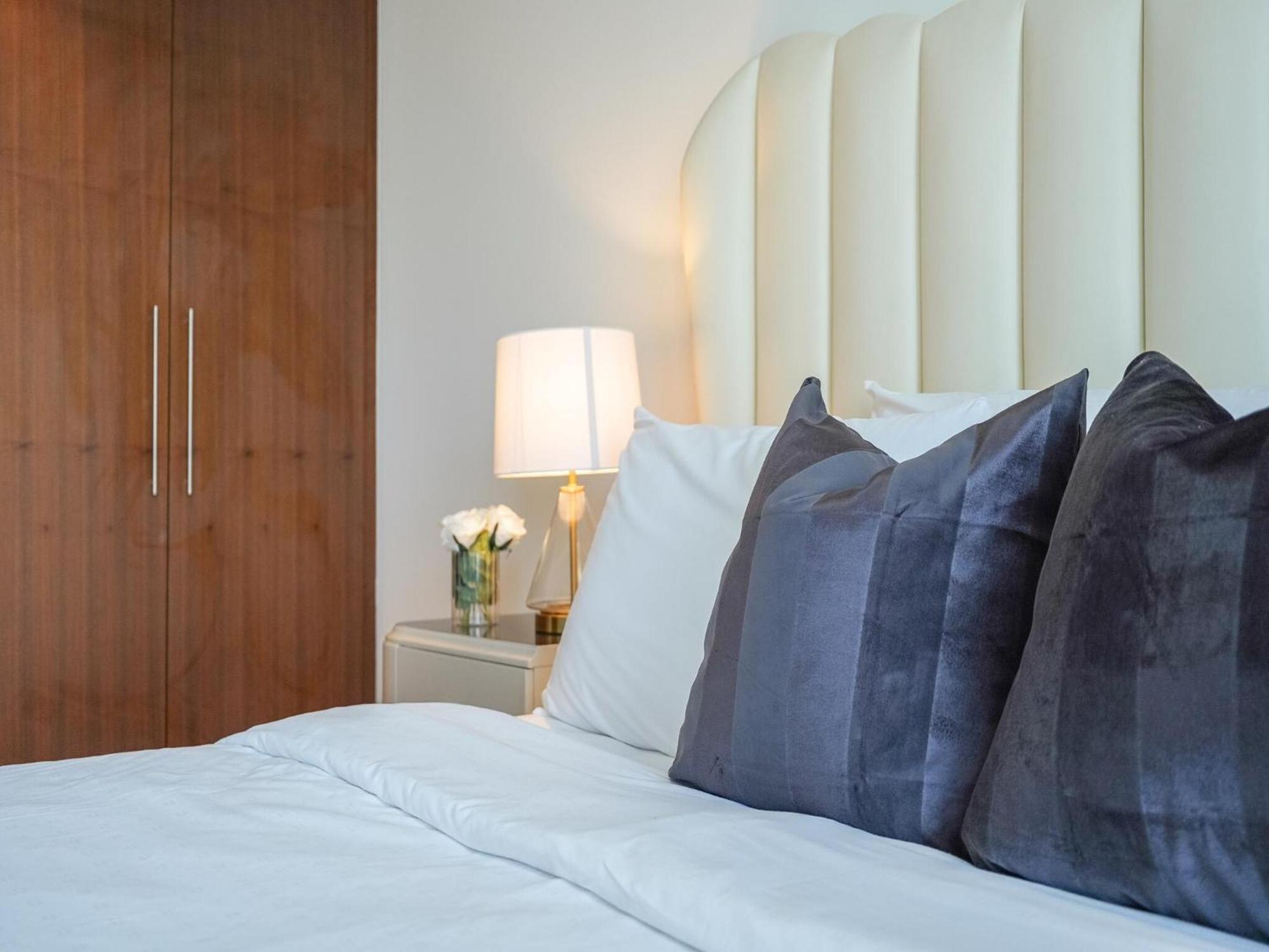 Luxurious Stylish Apartments Across Dubai Mall Burj Khalifa City Views Esterno foto